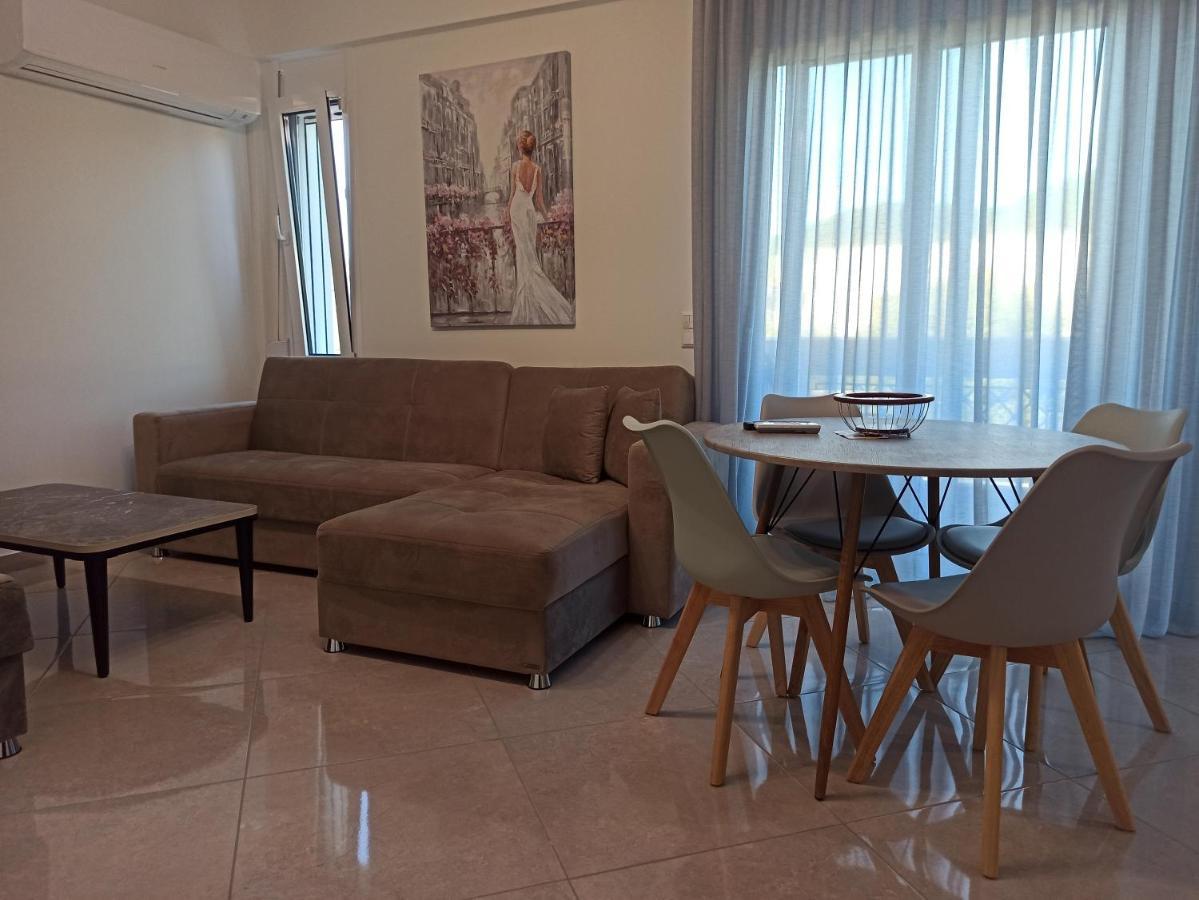 Cyclops Luxury Apartments Igoumenitsa Ngoại thất bức ảnh
